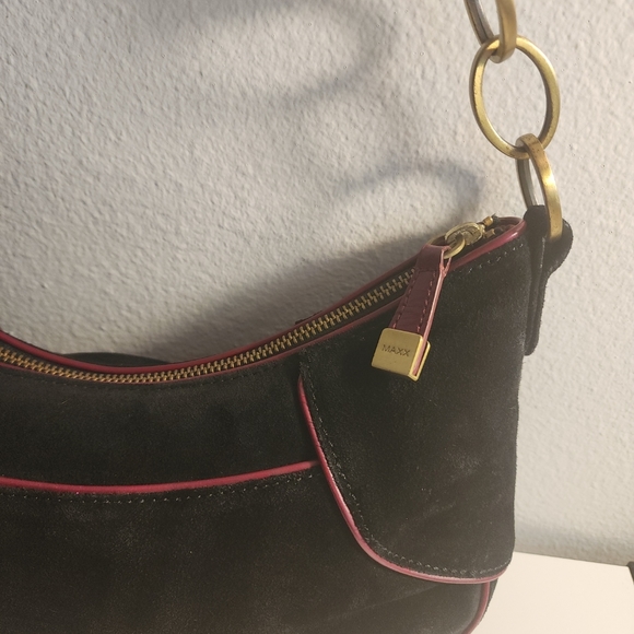 Maxx New York Small Retro Black with dark red trim leather shoulder bag. - Picture 10 of 13